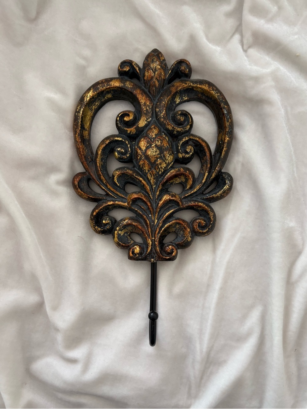 Vintage bronze baroque wall hook home decor metallic filigree